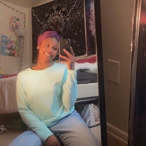 Meet your Posher, Olina